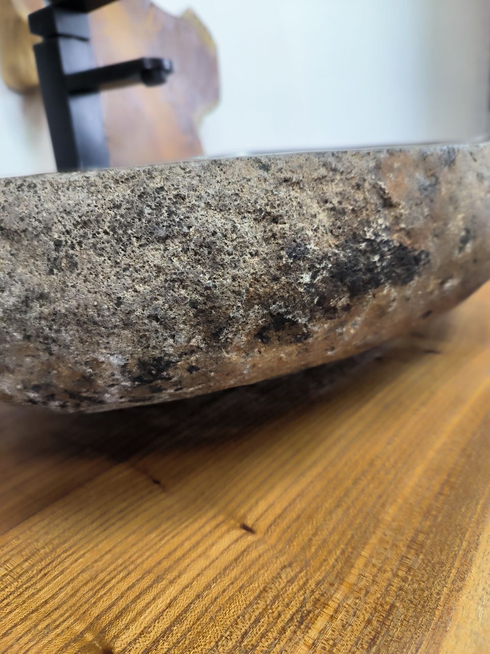 Раковина из речного камня RS-66556 53х38х15 из натурального камня