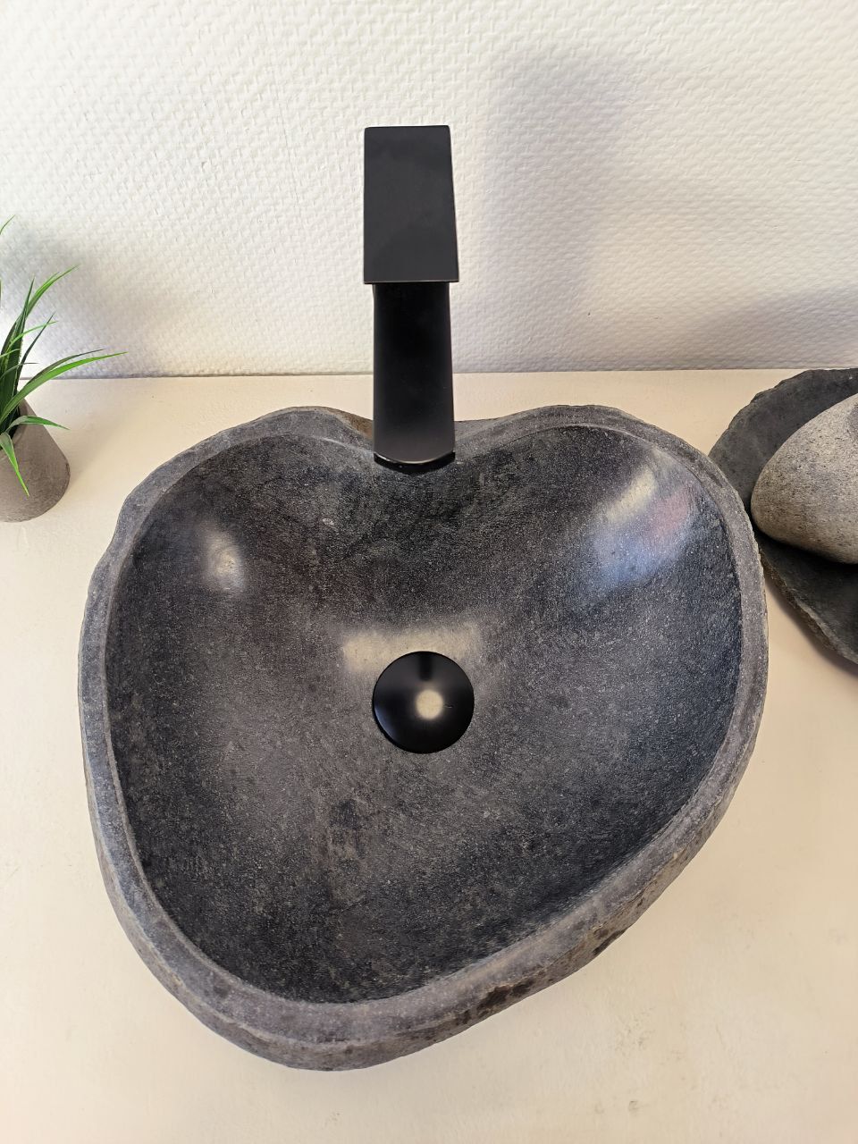 Раковина из речного камня RS-65974 39х37х15 из натурального камня