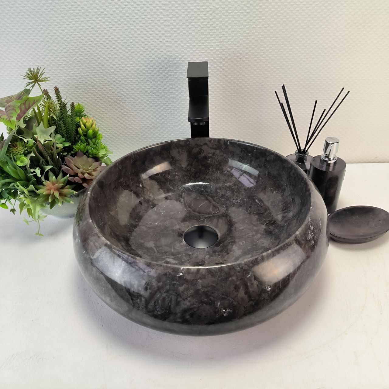 Раковина из мрамора Donut Black Medium DM-62847 45*45*15 из натурального камня