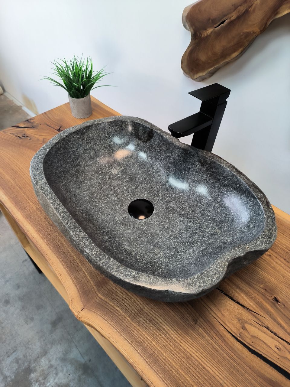 Раковина из речного камня RS-65898 54х39х15 из натурального камня