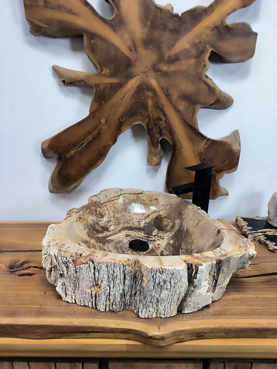 1b02b476-1613-4f0b-a51b-41b3d2c679f1