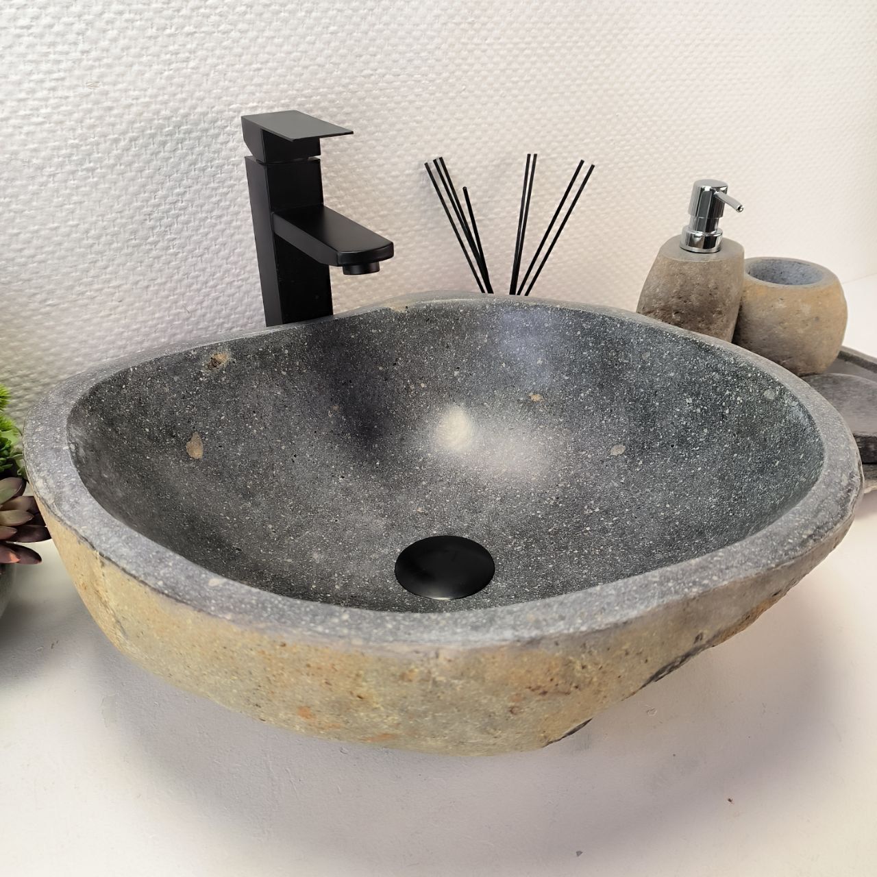 Раковина из речного камня RS-63573 (43*40*16) из натурального камня