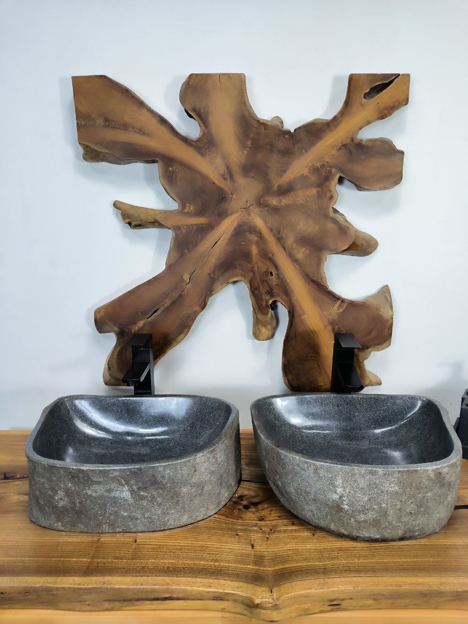 5c2065e8-0955-48cf-9e3d-9a6e745fd392