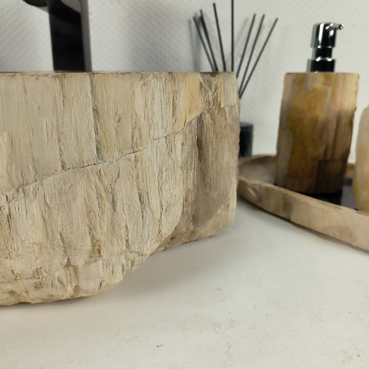 vn95chq45fsl8s1h7baimm40g9r3v8pj