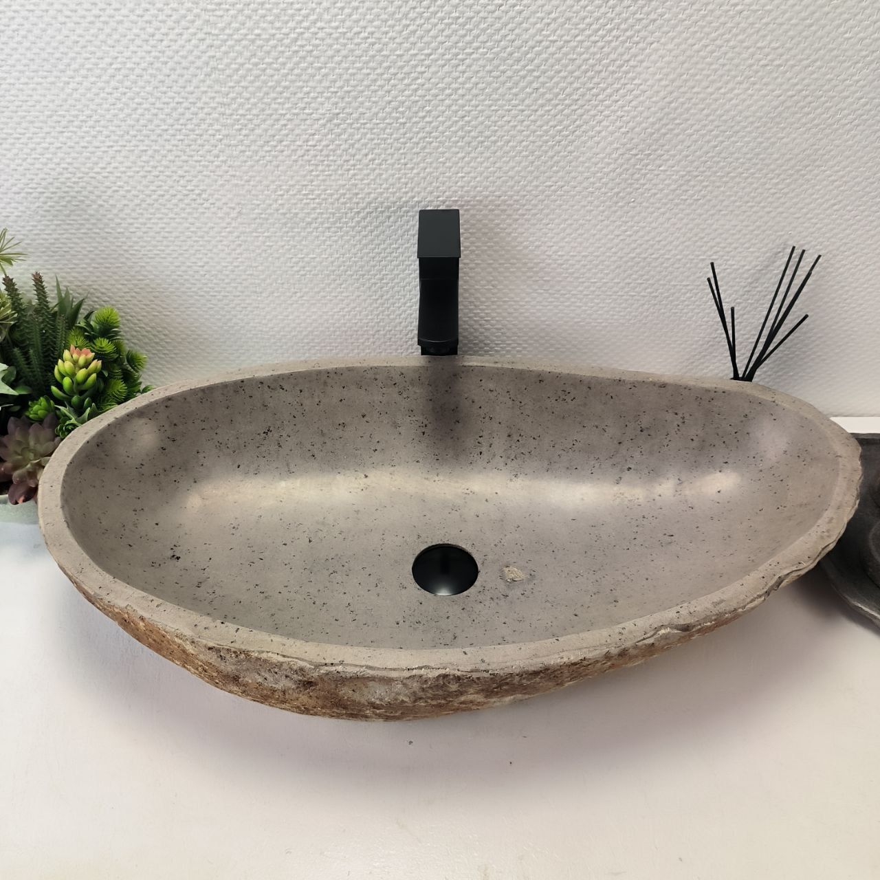 Раковина из речного камня RS-63631 (77*40*15) из натурального камня