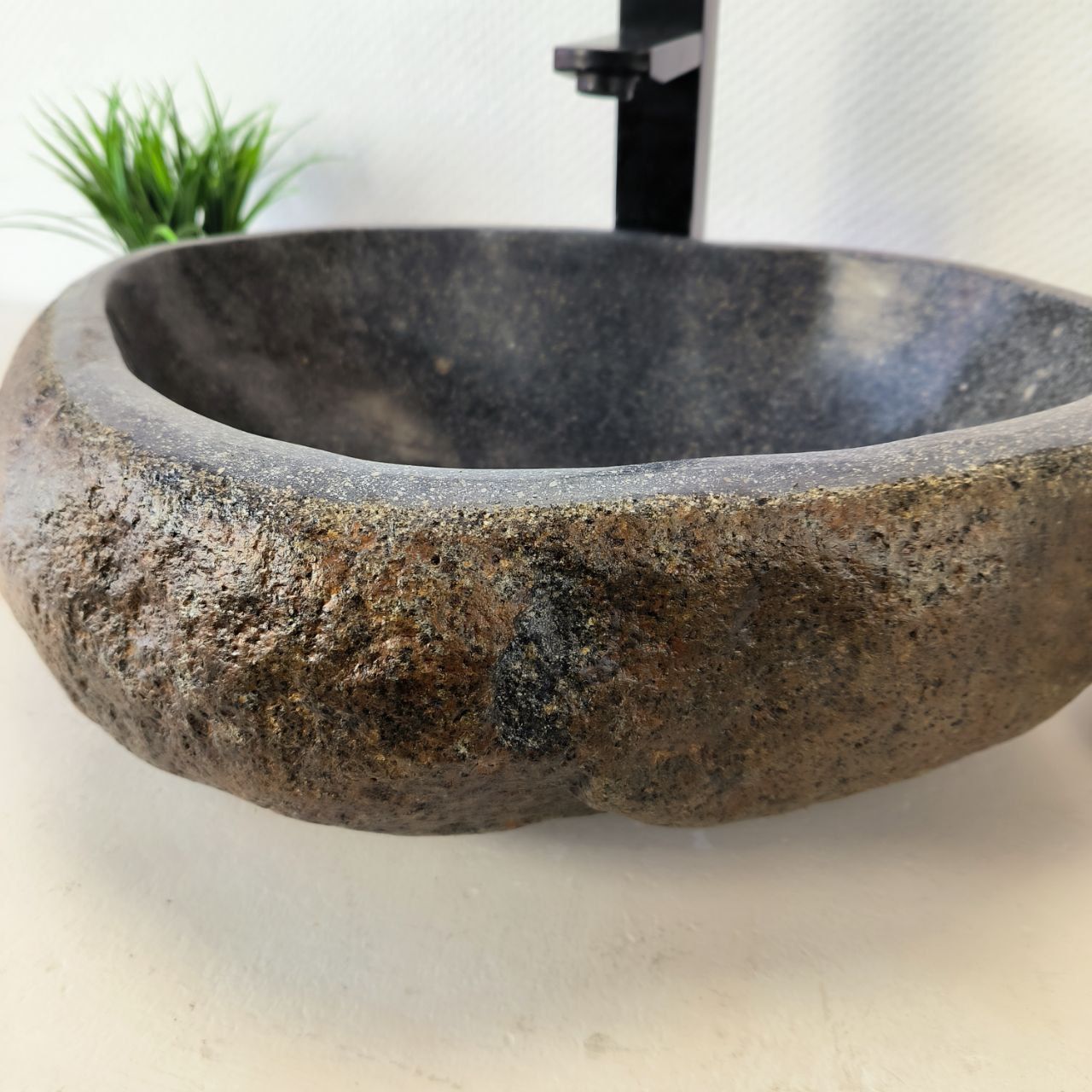 Раковина из речного камня RS-66020 48х37х15 из натурального камня