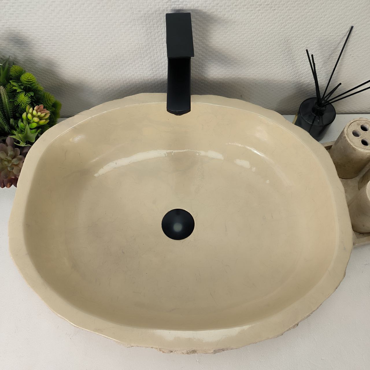 912hfb4h48alrro9qw779jujduf42mas