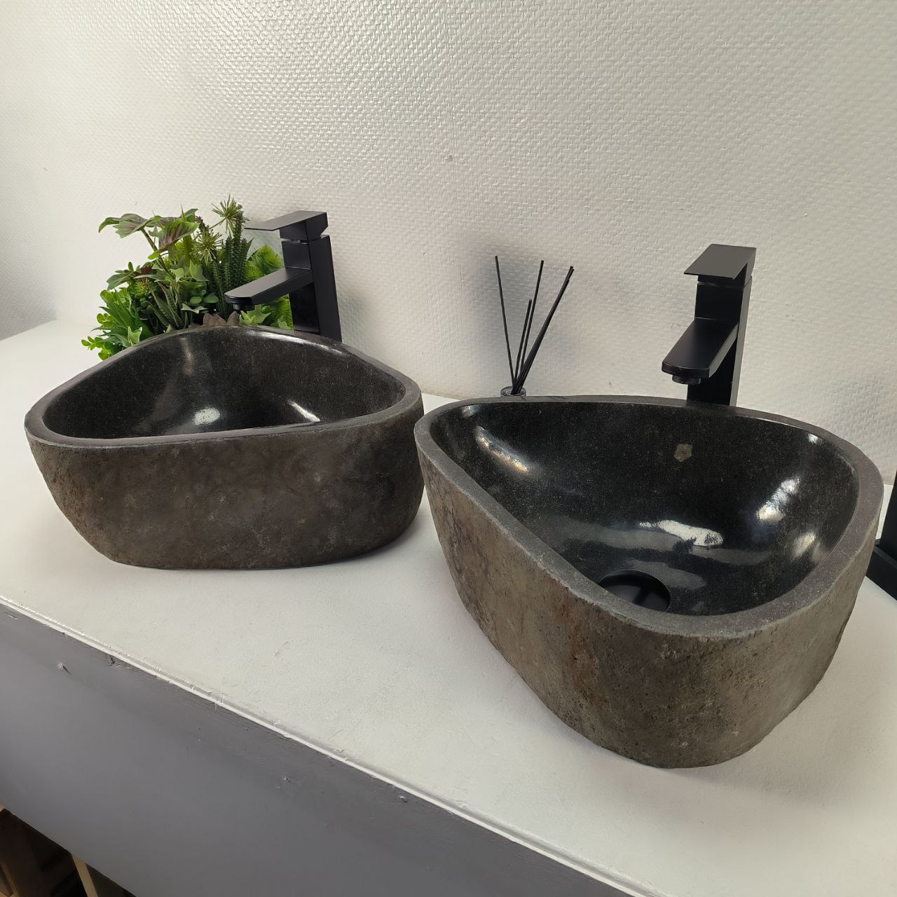 rnxy4rvynllt8vm6b08108wn6664mphd