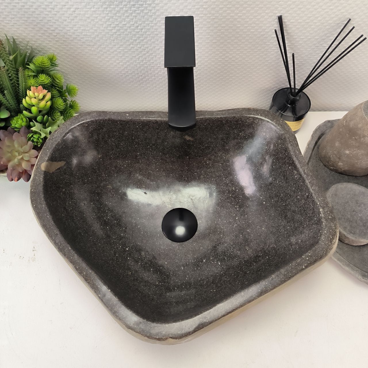 Раковина из речного камня RS-63428 (47*37*15) из натурального камня