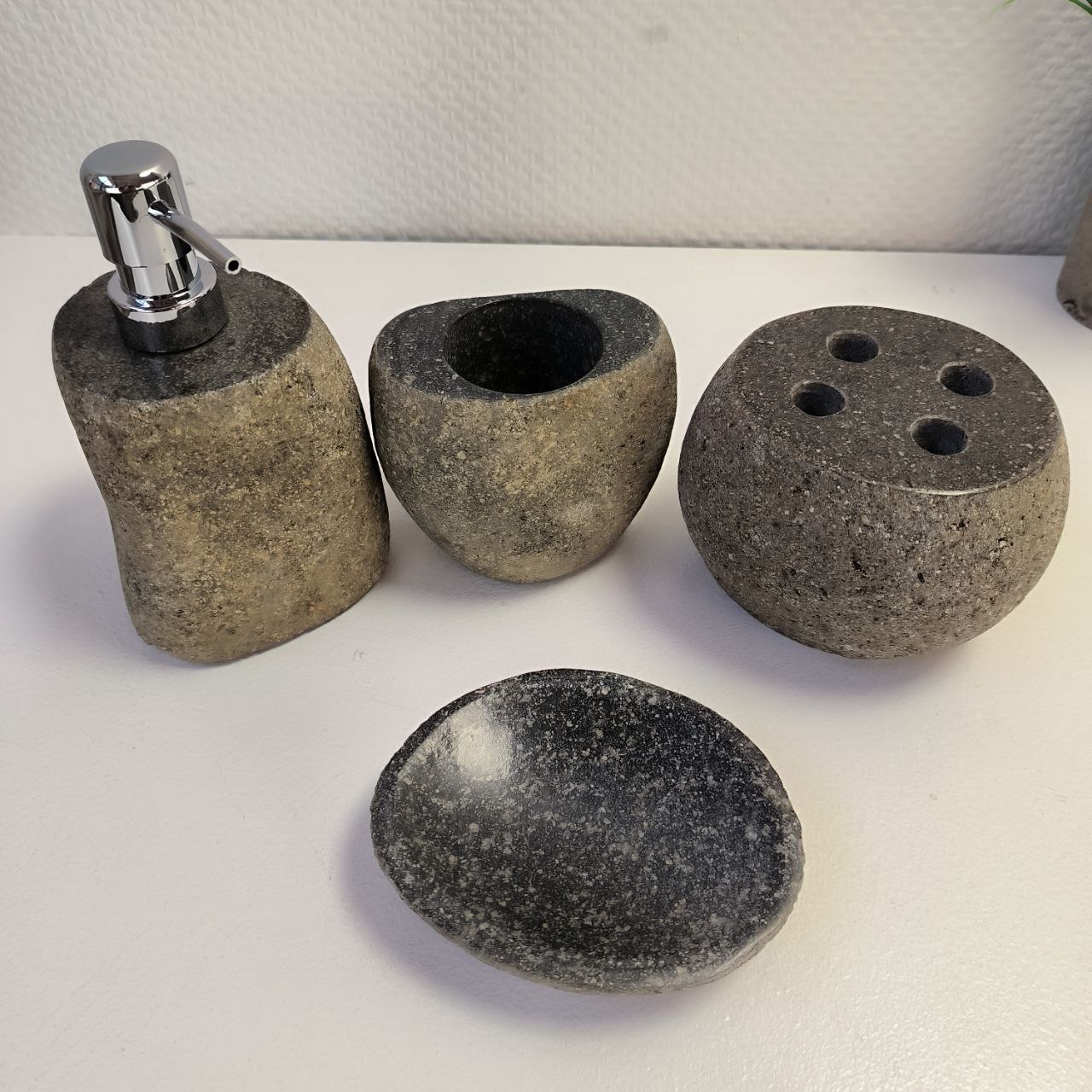 yuwweb7dnrvndzl1u3tllwg5kv4546b8