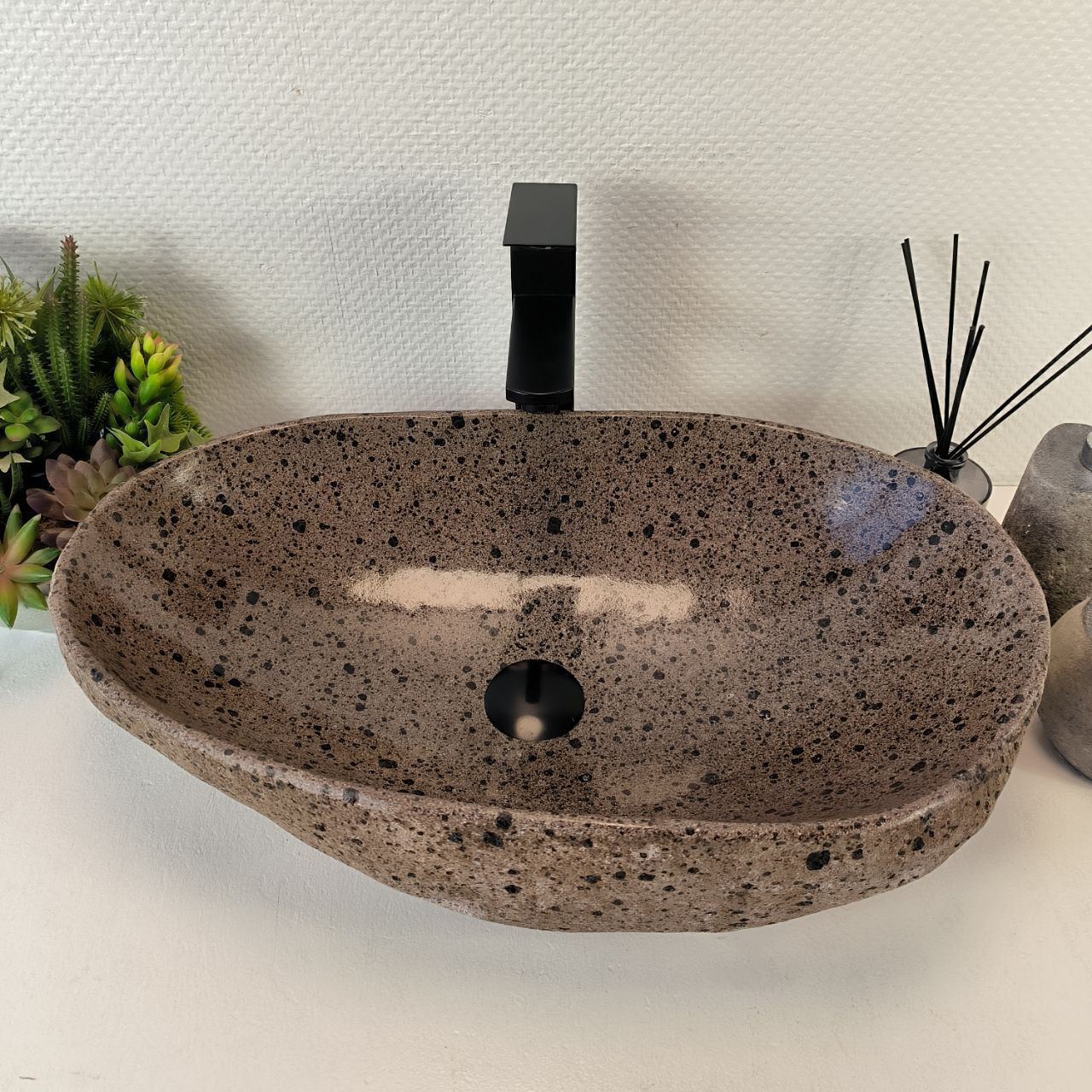 Раковина из речного камня RS-65392 58*35*15 из натурального камня