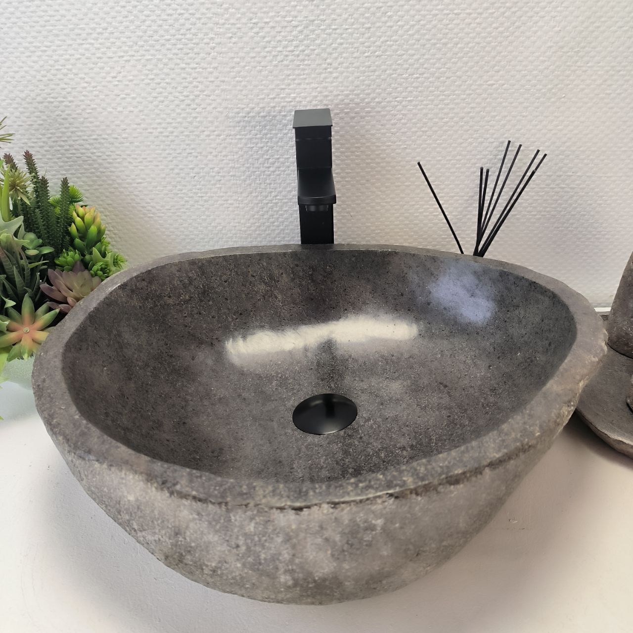 Раковина из речного камня RS-63386 (51*44*15) из натурального камня