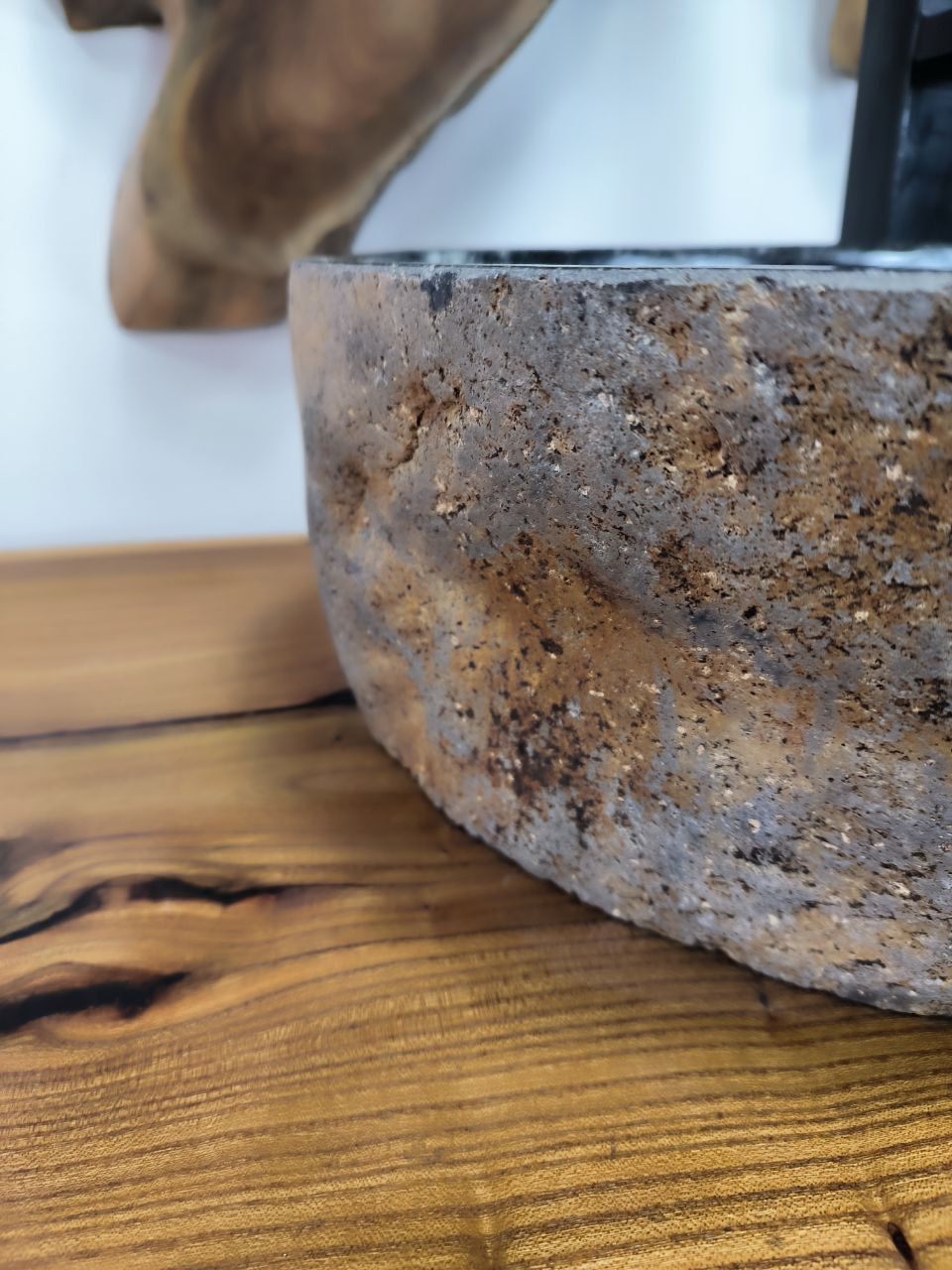 Раковина из речного камня RS-66449 53х32х15 из натурального камня