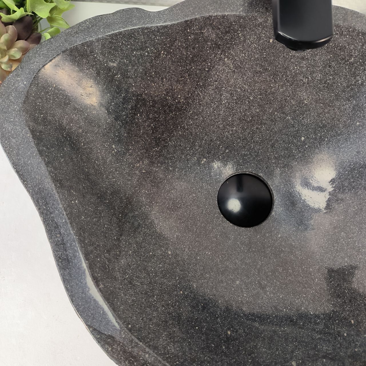 Раковина из речного камня RS-65203 49*39*15 из натурального камня