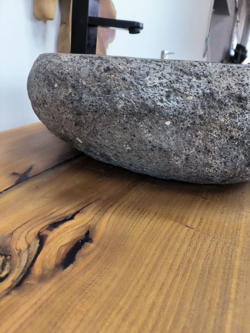 Раковина из речного камня RS-66292 58х42х15 из натурального камня