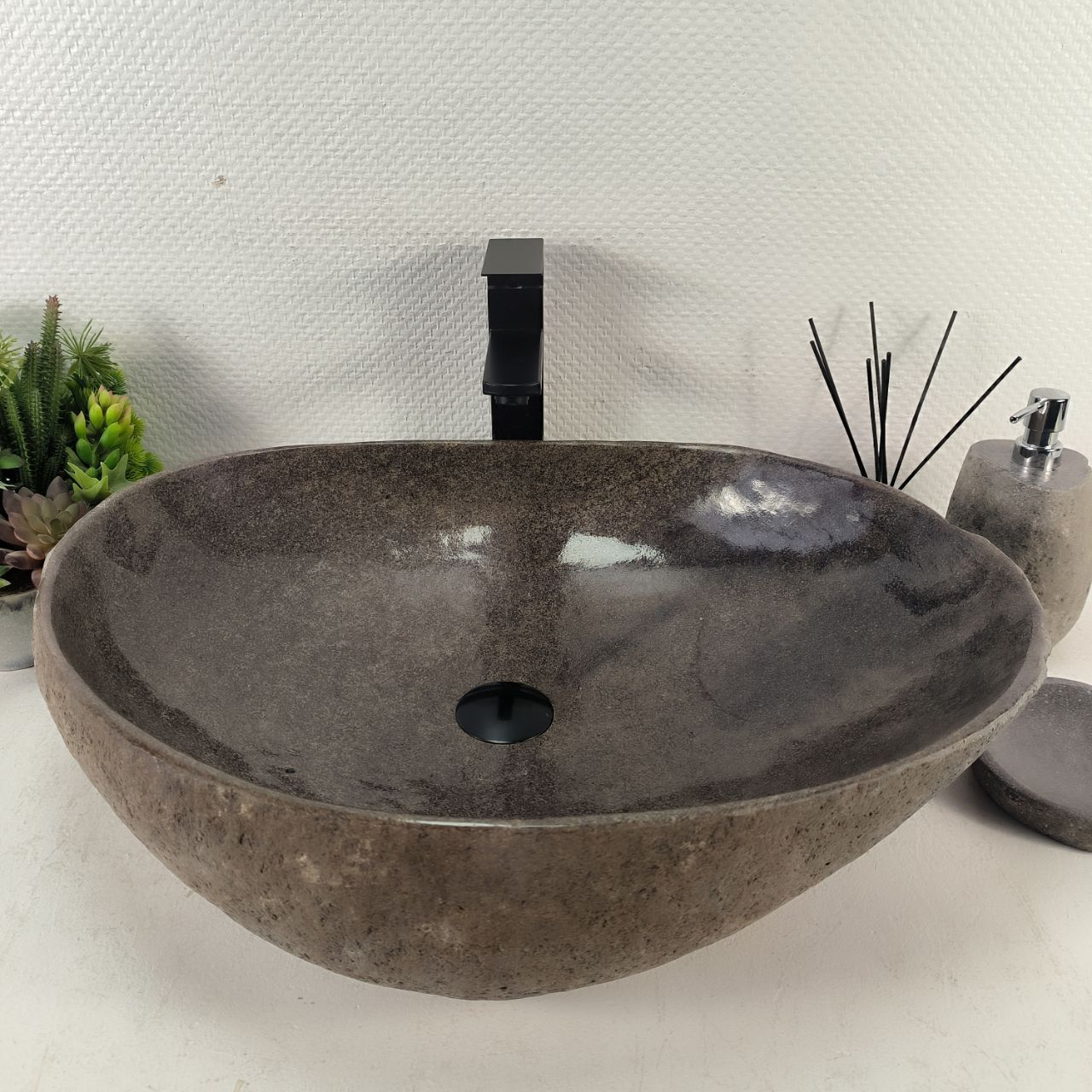 Раковина из речного камня RS-65115 62*45*15 из натурального камня
