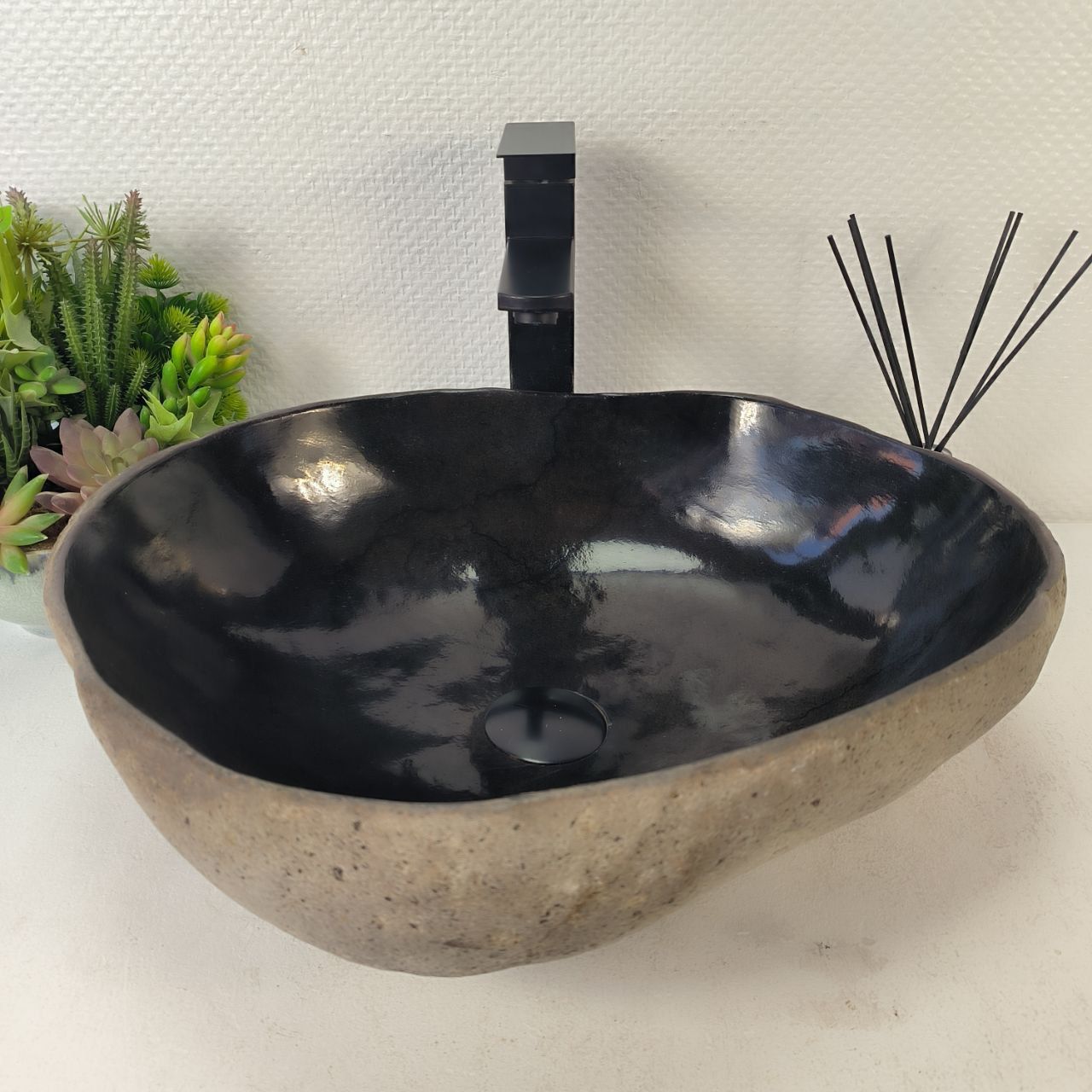 Раковина из речного камня RS-65313 48*41*15 из натурального камня