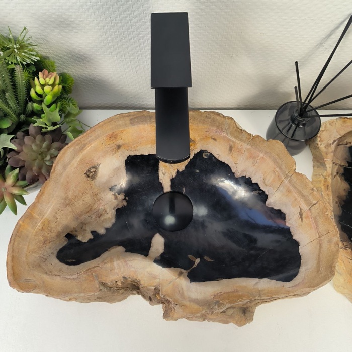 0vc4j1aprvhq32t5dcvl4hhhz5ph8mqv