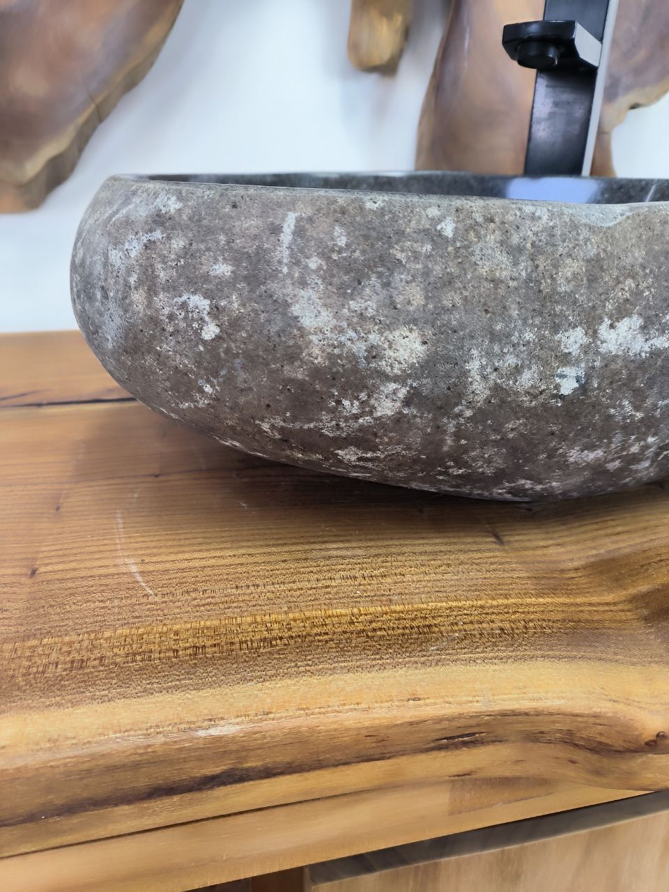 Раковина из речного камня RS-66297 39х31х15 из натурального камня