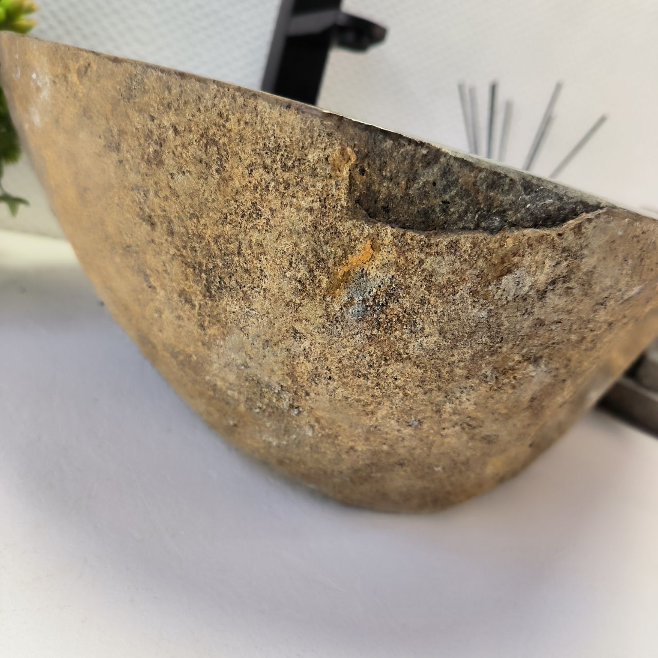 Раковина из речного камня RS-63855 (46*42*15) из натурального камня