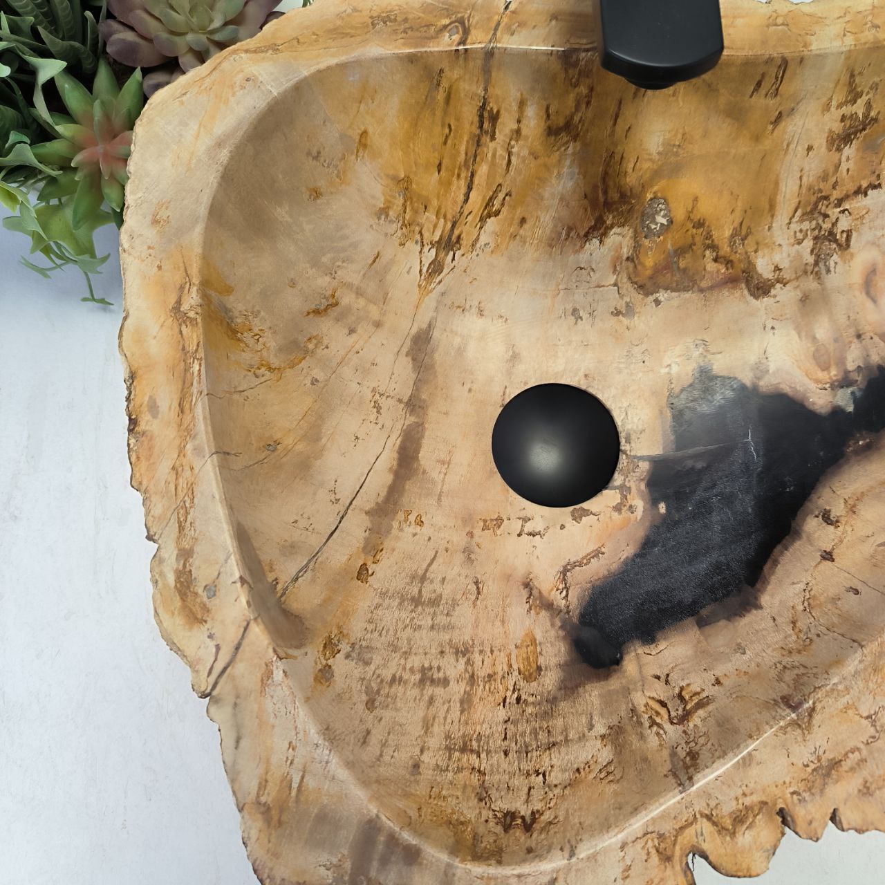 qj67ta8d0uo4m8wkn3b5d3hywje9gr9m