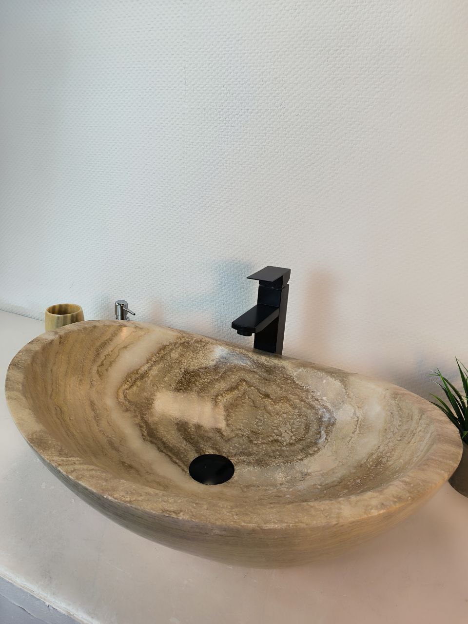 ce397a47-35c9-41c2-8cea-02790e74c3d0