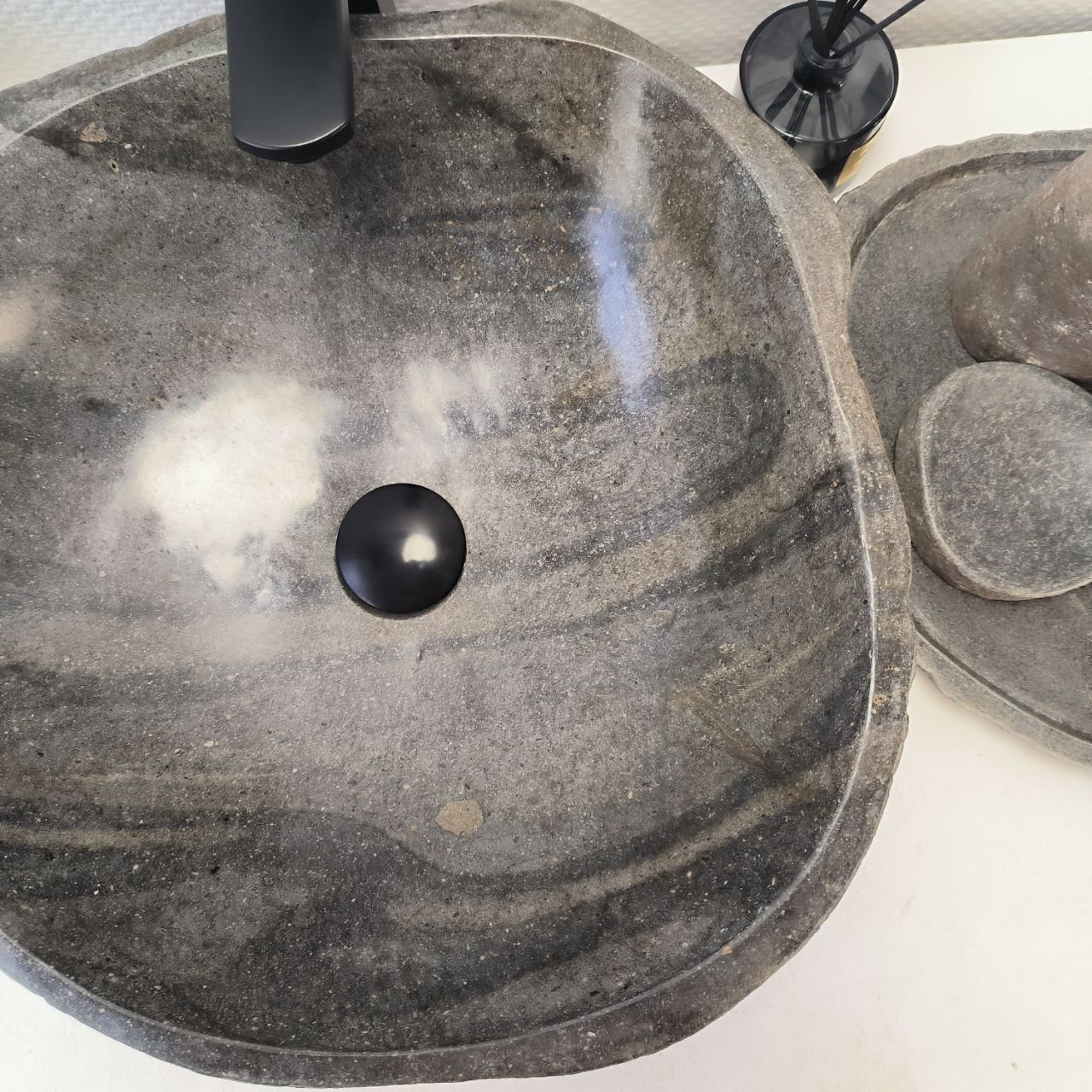 Раковина из речного камня RS-63412 (49*45*15) из натурального камня