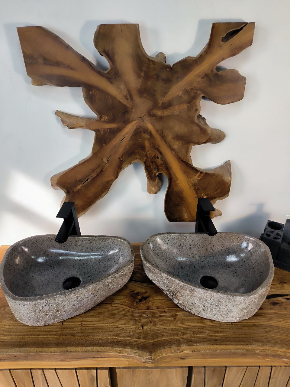 0cc72fa4-a434-46c3-901d-28b42def22d9