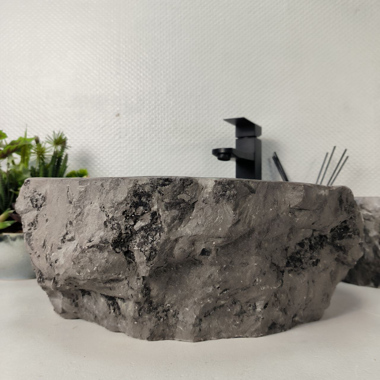 fxi9wmq1jfndl62smn7xcdcnp51mv79w