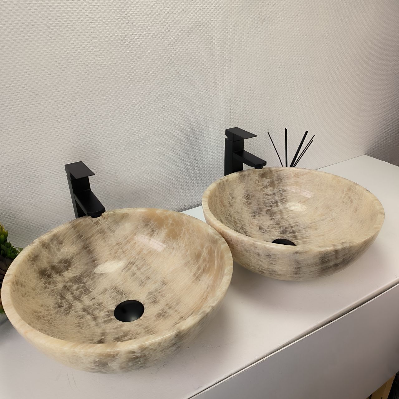 Раковина из оникса ПАРА! Bowl Grey TinLip BO-63020 45*45*17 из натурального камня