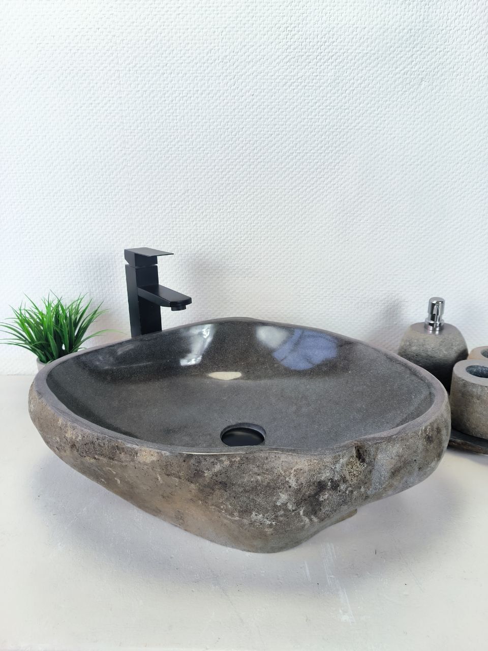Раковина из речного камня RS-66193 56х47х15 из натурального камня