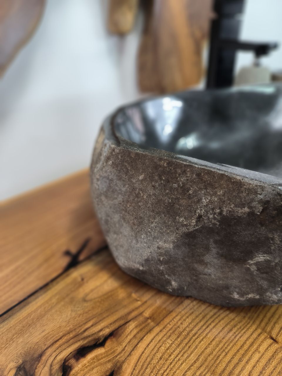 Раковина из речного камня RS-66448 49х37х15 из натурального камня