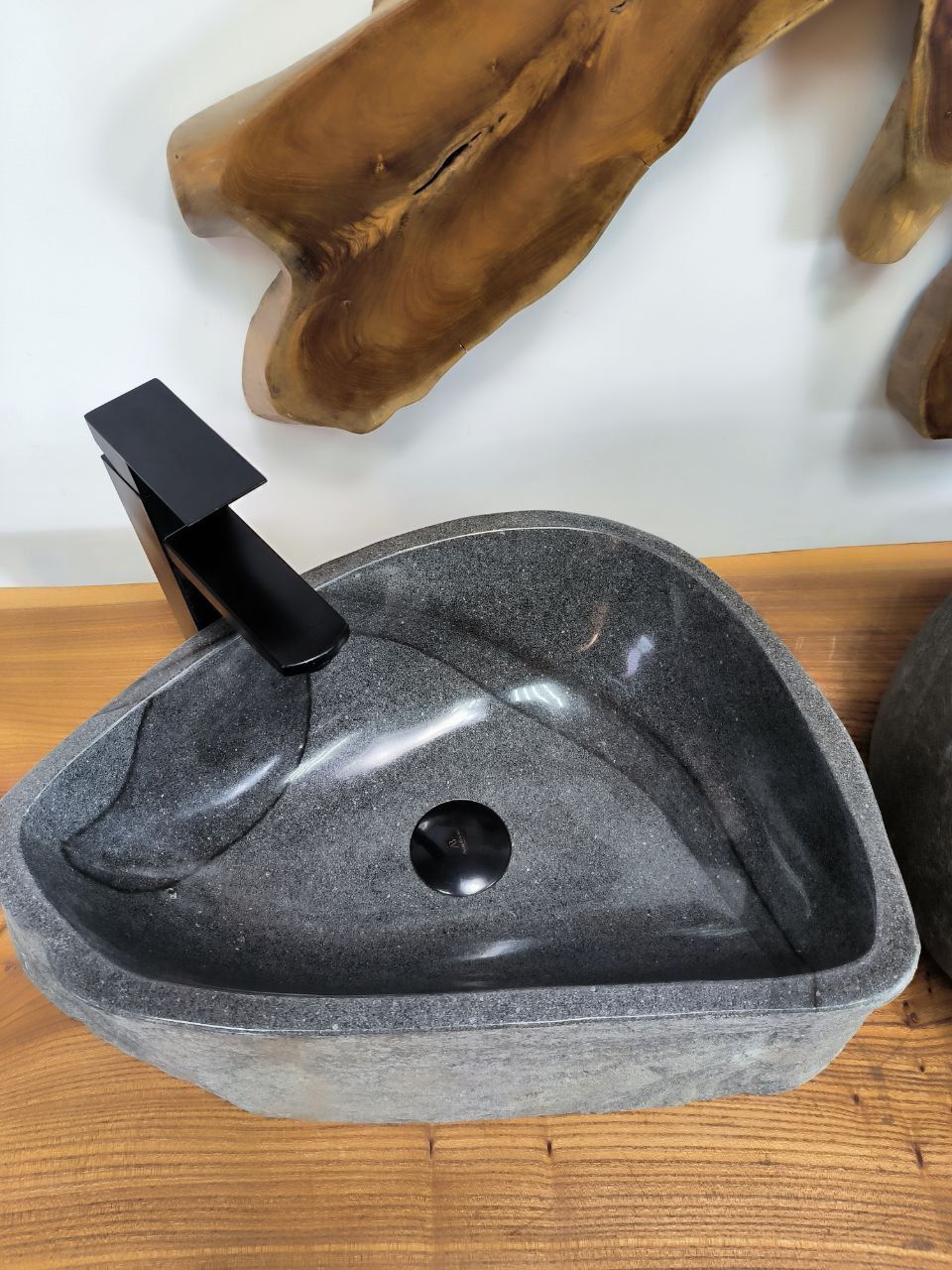 Раковина из речного камня ПАРА! RS-66554 47x32x15 натурального камня