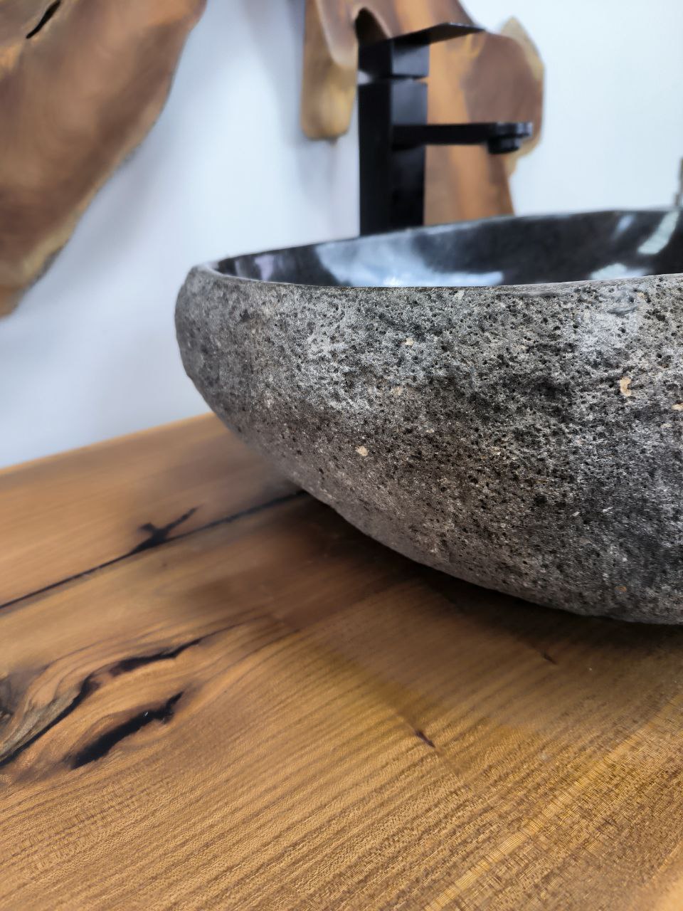 Раковина из речного камня RS-66292 58х42х15 из натурального камня