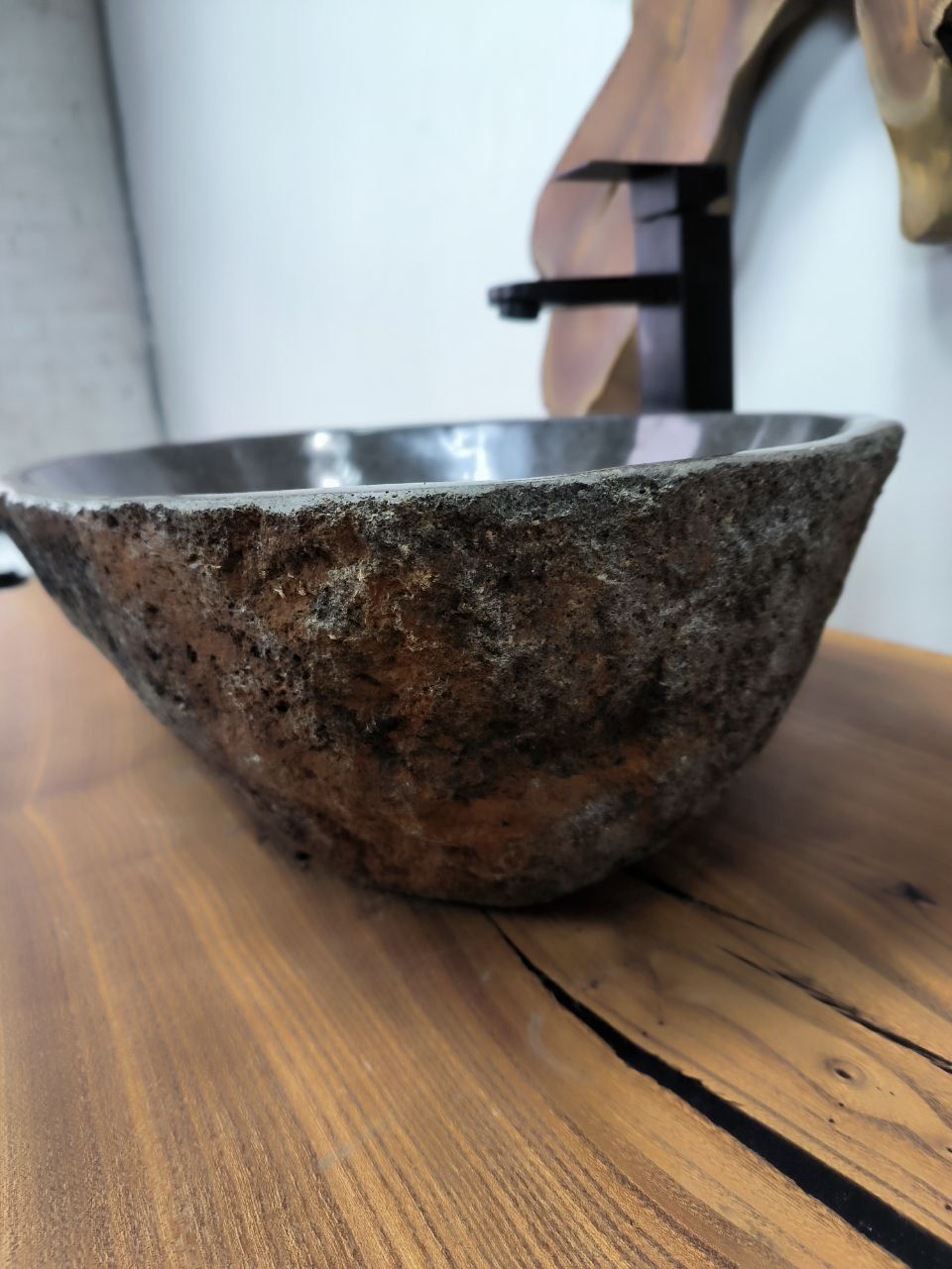 Раковина из речного камня RS-66357 60х38х15 из натурального камня