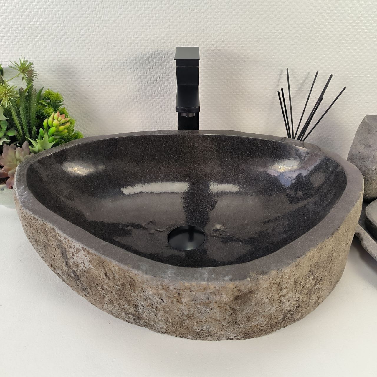 Раковина из речного камня RS-64863 57*40*15 из натурального камня