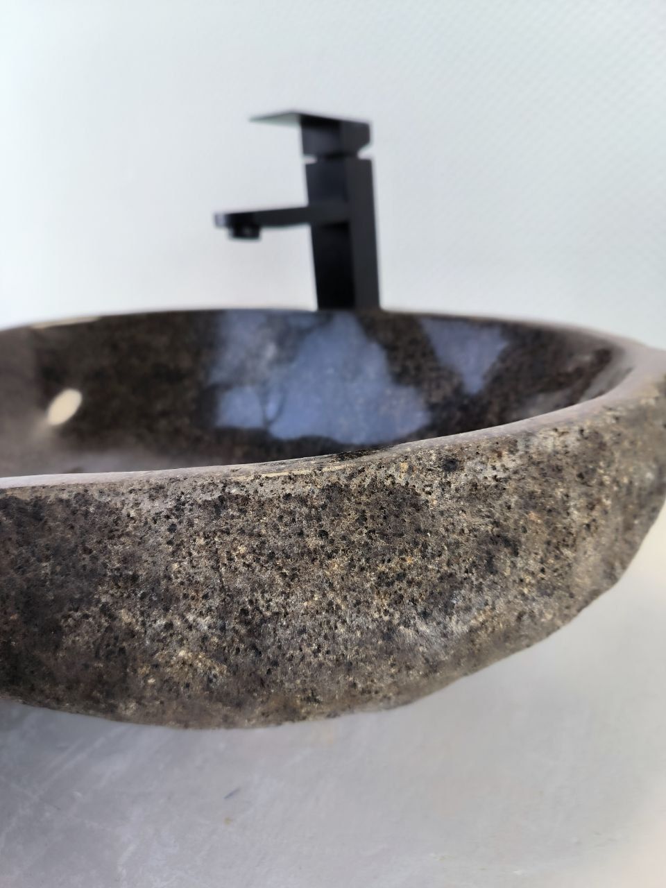 Раковина из речного камня RS-66230 58х42х15 из натурального камня