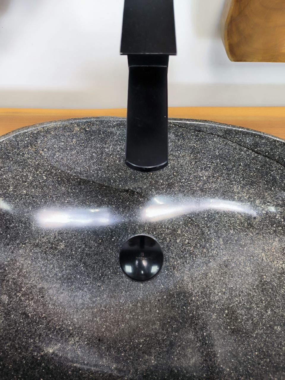 Раковина из речного камня RS-66411 56х35х15 из натурального камня