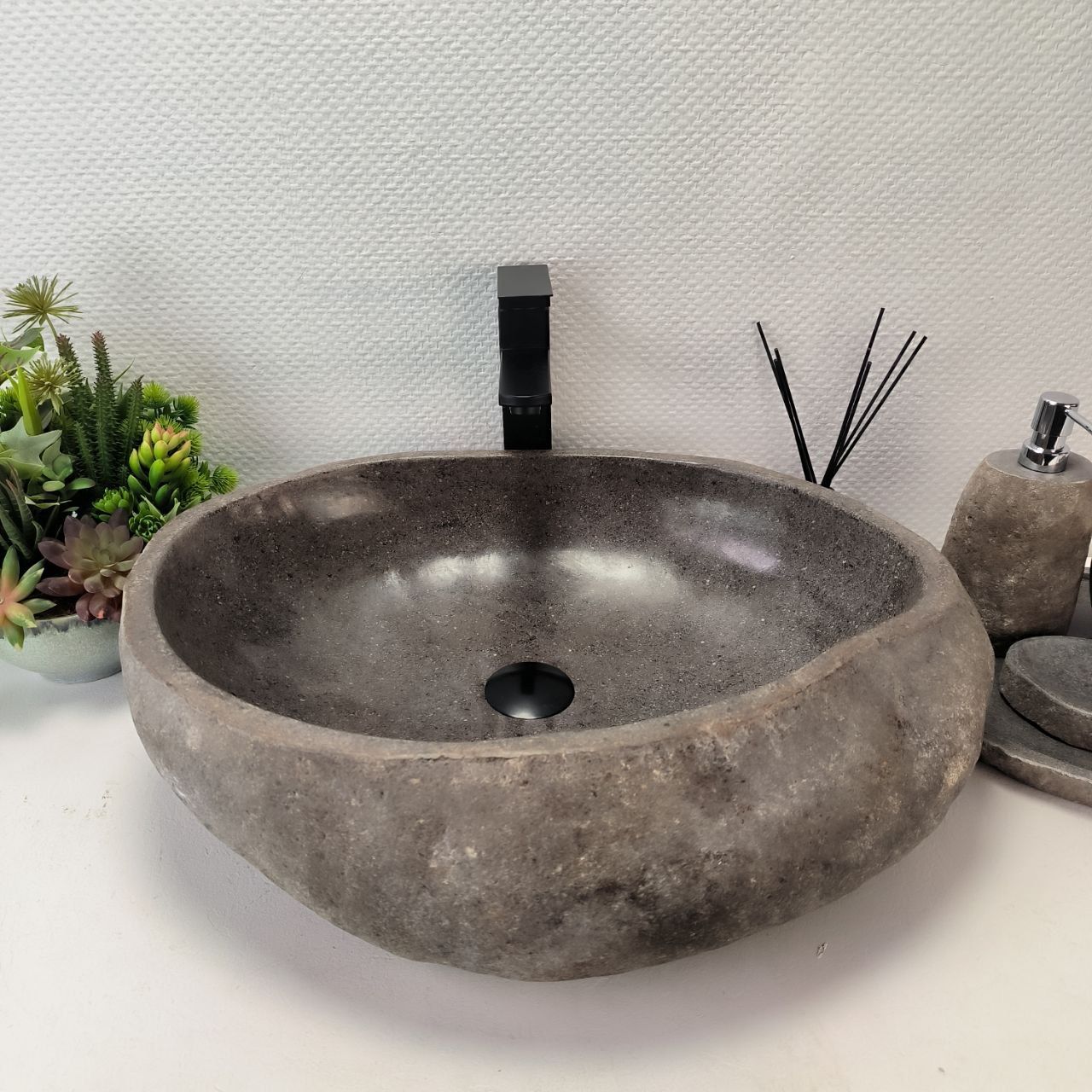 Раковина из речного камня RS-63442 (57*46*16) из натурального камня