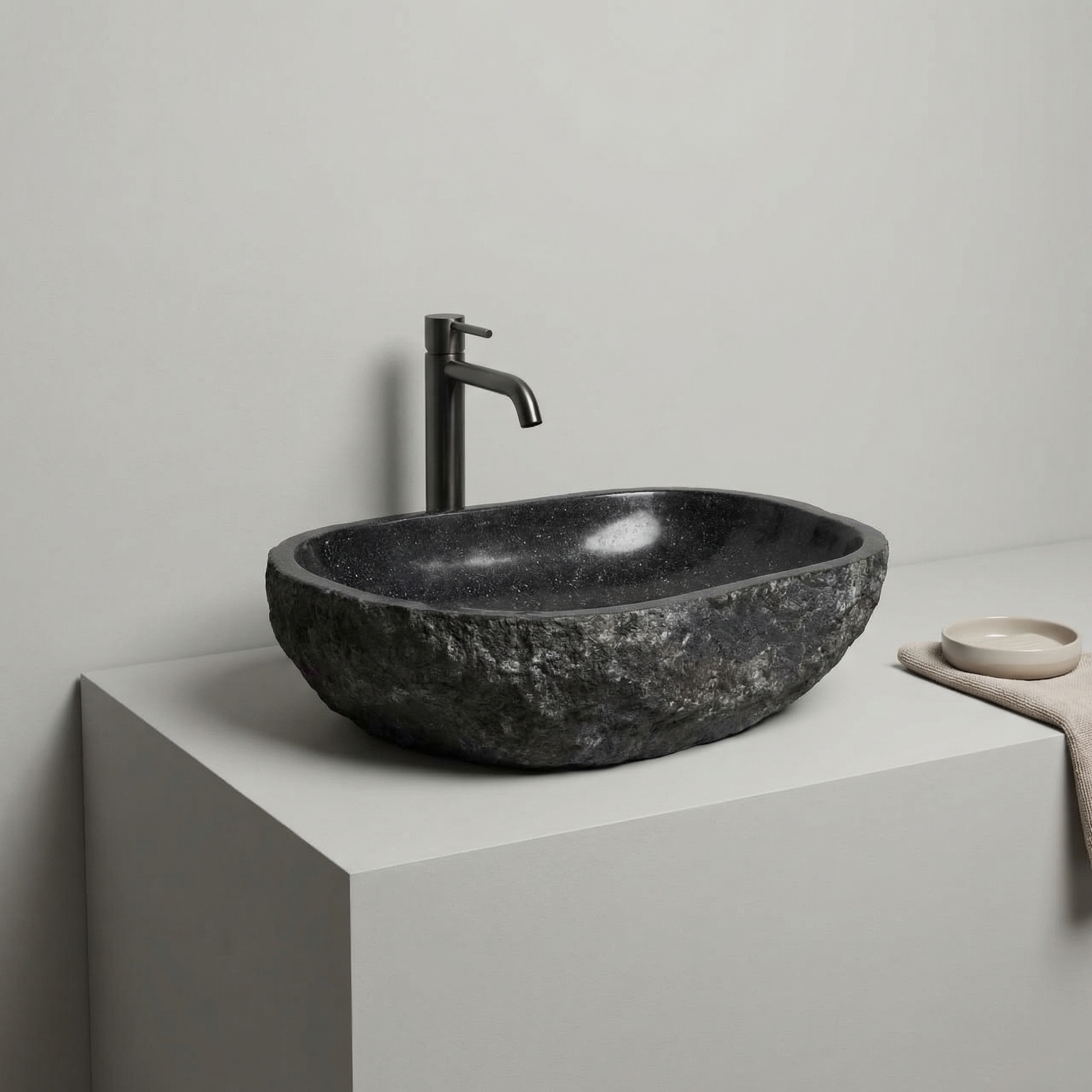 Раковина из речного камня