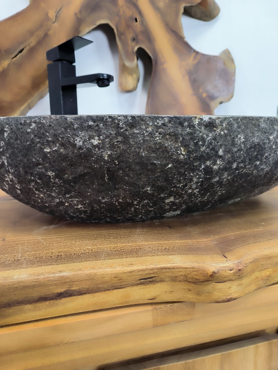 Раковина из речного камня RS-66428 56х40х15 из натурального камня