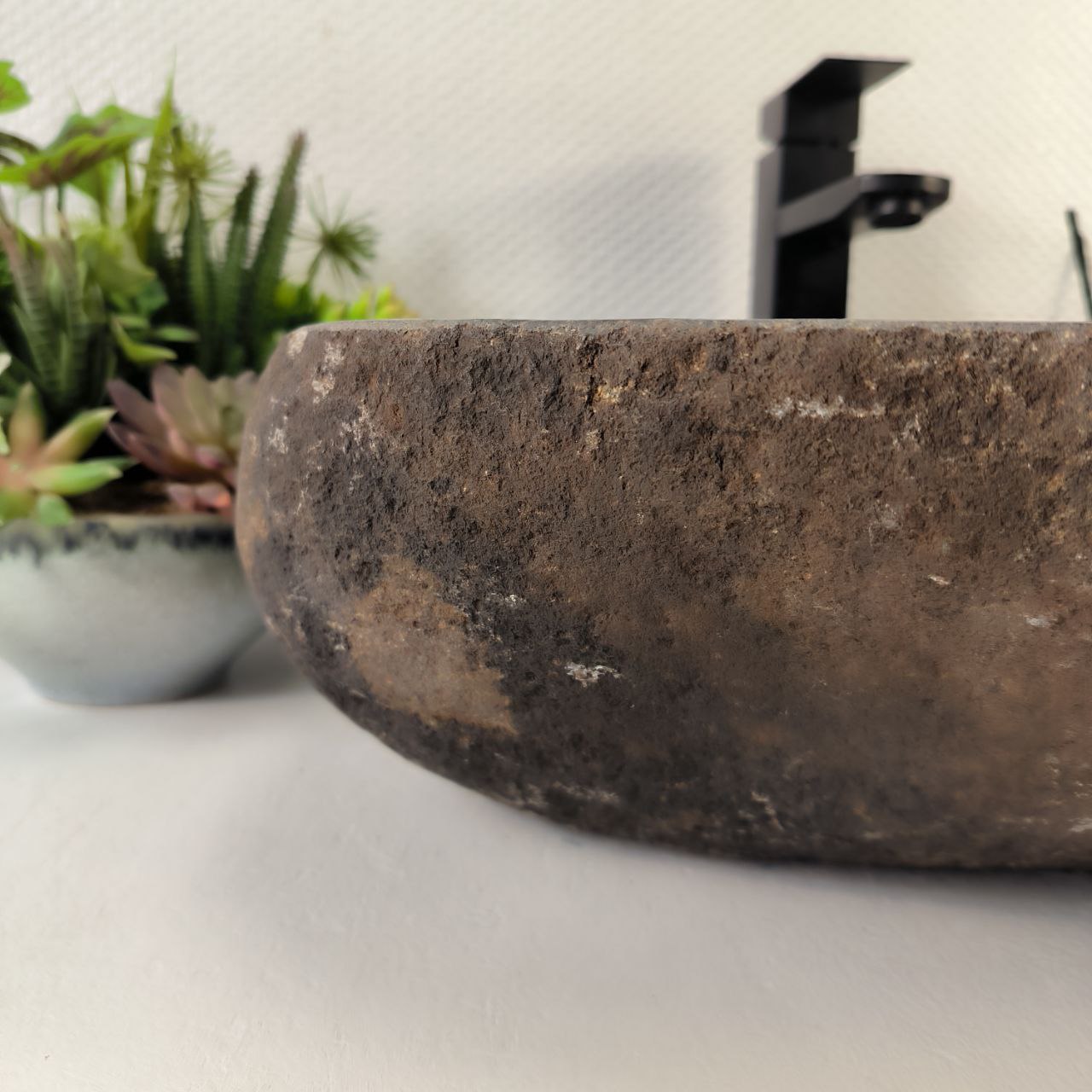 lc6mc93ajs0gvx27jed75la94j1mksv3