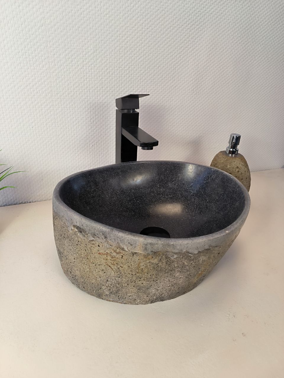 Раковина из речного камня RS-65960 39х33х14 из натурального камня