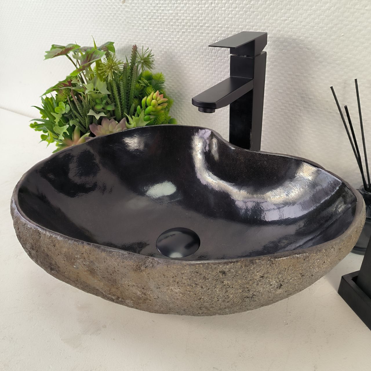 Раковина из речного камня RS-65081 44*34*15 из натурального камня