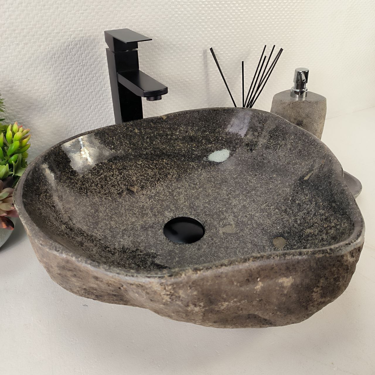 qm2nknib3yp23yq61ce7skculz4hktl1