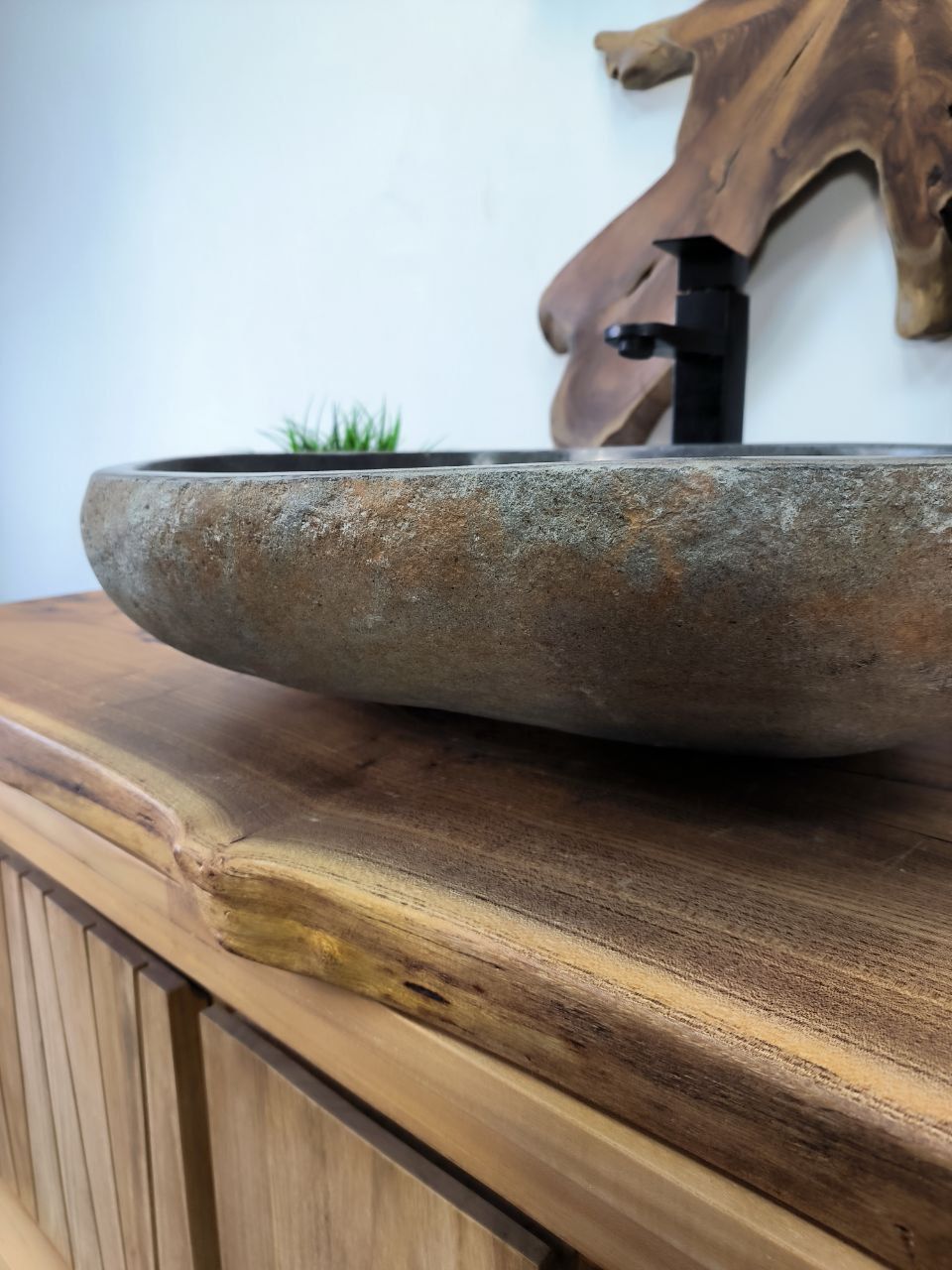 Раковина из речного камня RS-65845 60х45х16 из натурального камня