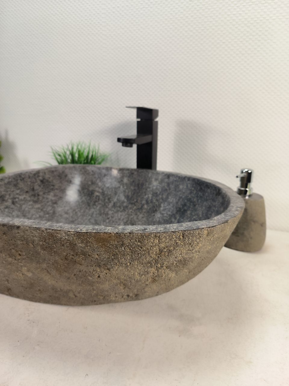 Раковина из речного камня RS-61426 (48*42*15) из натурального камня