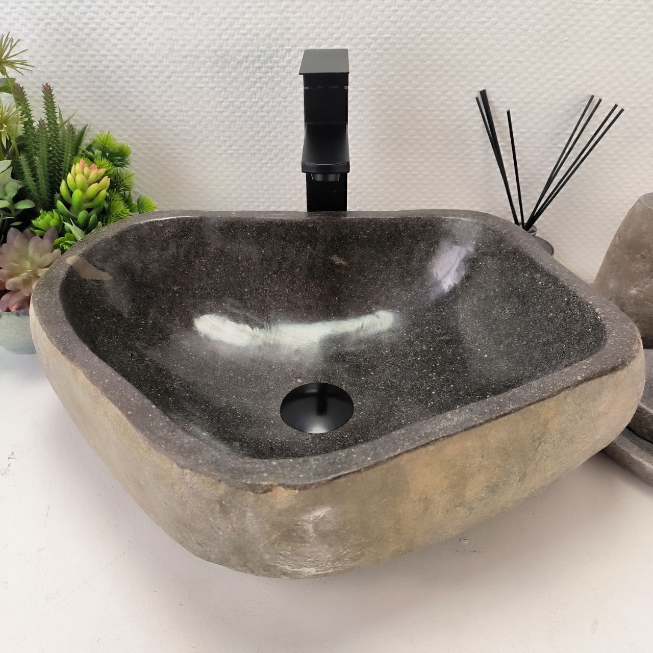 Раковина из речного камня RS-63428 (47*37*15) из натурального камня