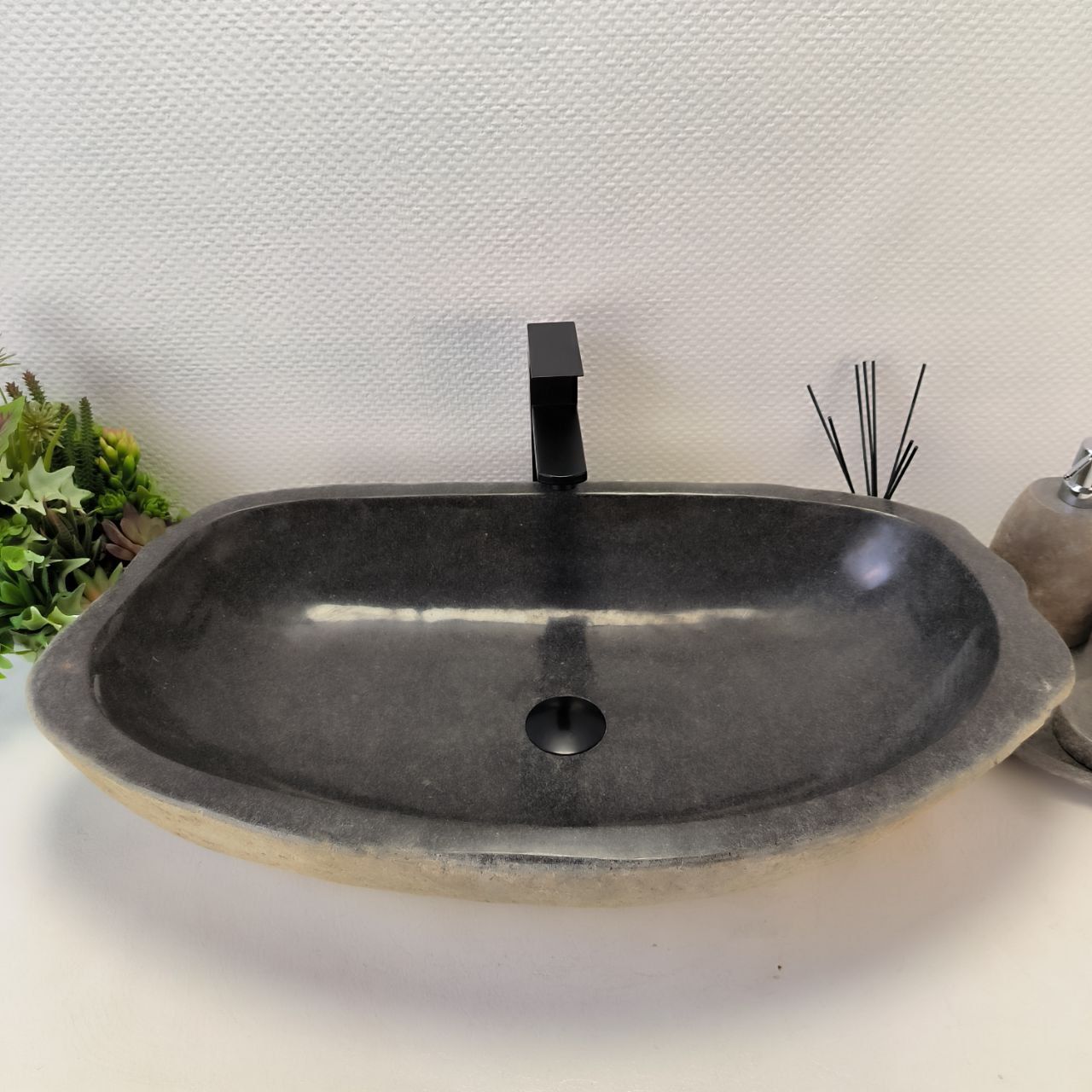 Раковина из речного камня RS-63532 (75*43*17) из натурального камня