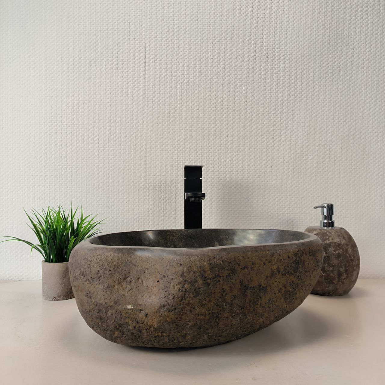 Раковина из речного камня RS-66008 43х37х15 из натурального камня